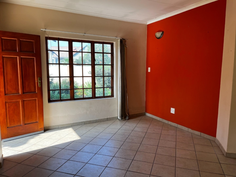 To Let 2 Bedroom Property for Rent in Melodie North West